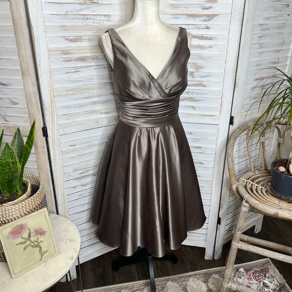 BILL LEVKOFF Women's 8 Bridesmaid Dress Gown Midi Length Satin Sleeveless Latte - Picture 4 of 16